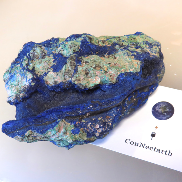 【美しい鉱物標本】地球のかけらのようなアズマラカイ・藍銅鉱孔雀石／381グラム 6枚目の画像