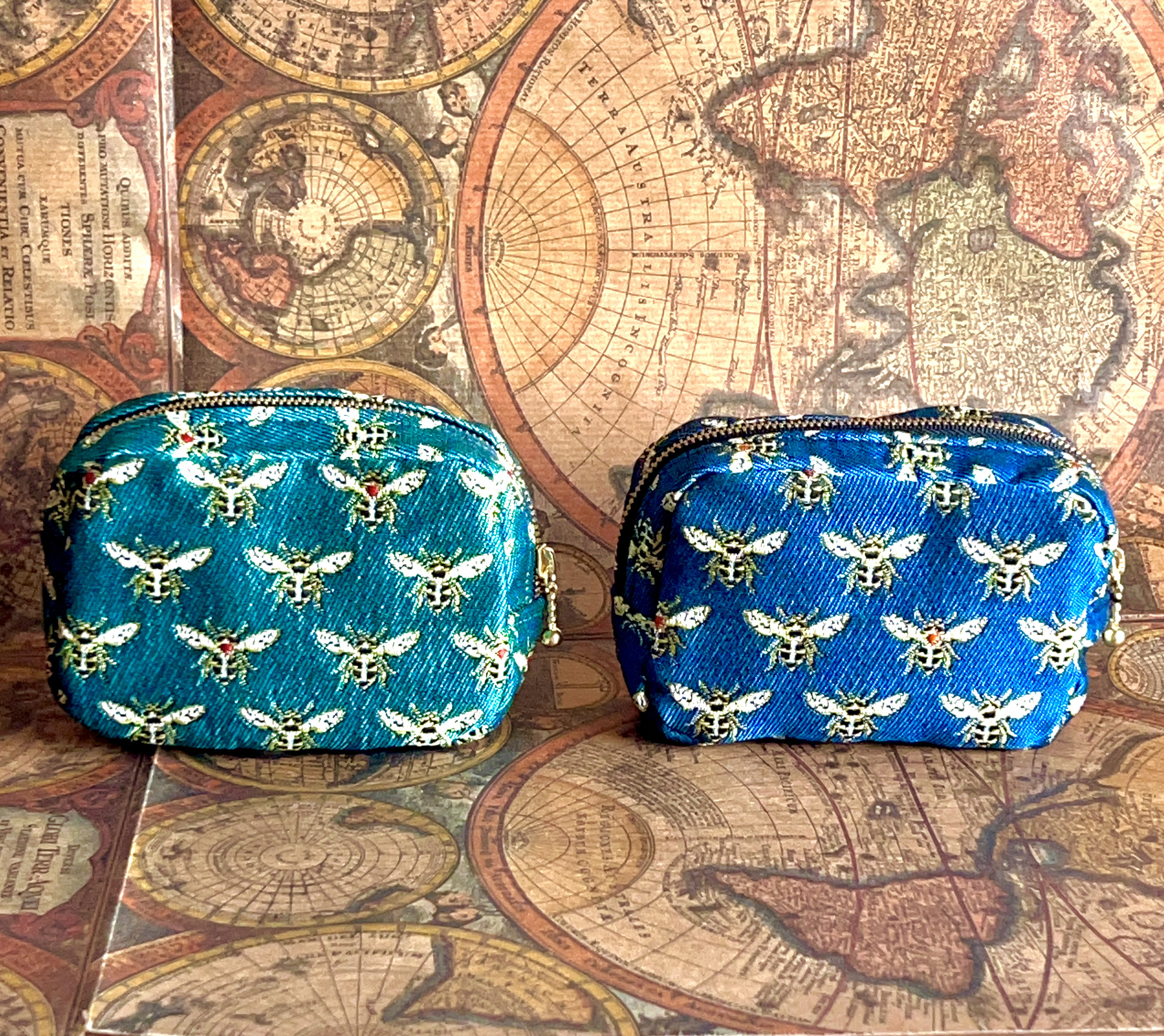 kurosawa ポーチ　マチあり　花柄　ハチのマーク　1点物 kurosawa ポーチ マチあり 花柄 ハチのマーク 1点物 kurosawa