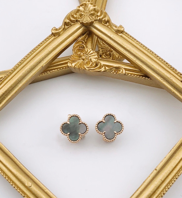 クローバーピアス 3連（オニキス） - AR JEWELRY