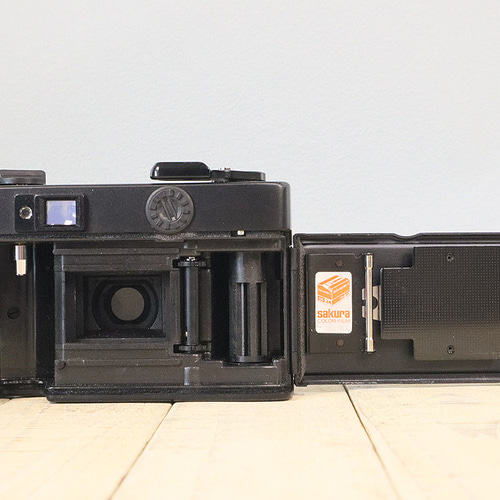 KONICA C35 EF フィルムカメラ 動作テスト - YouTube