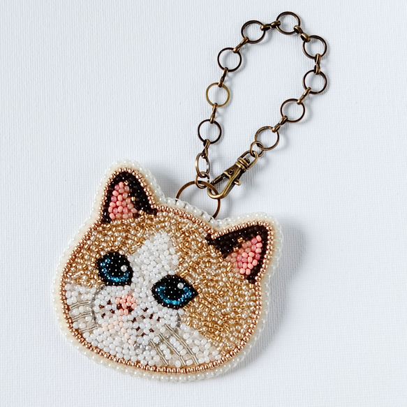 ビーズ刺繍◆猫のバッグチャーム＊ペルシャ猫 2枚目の画像