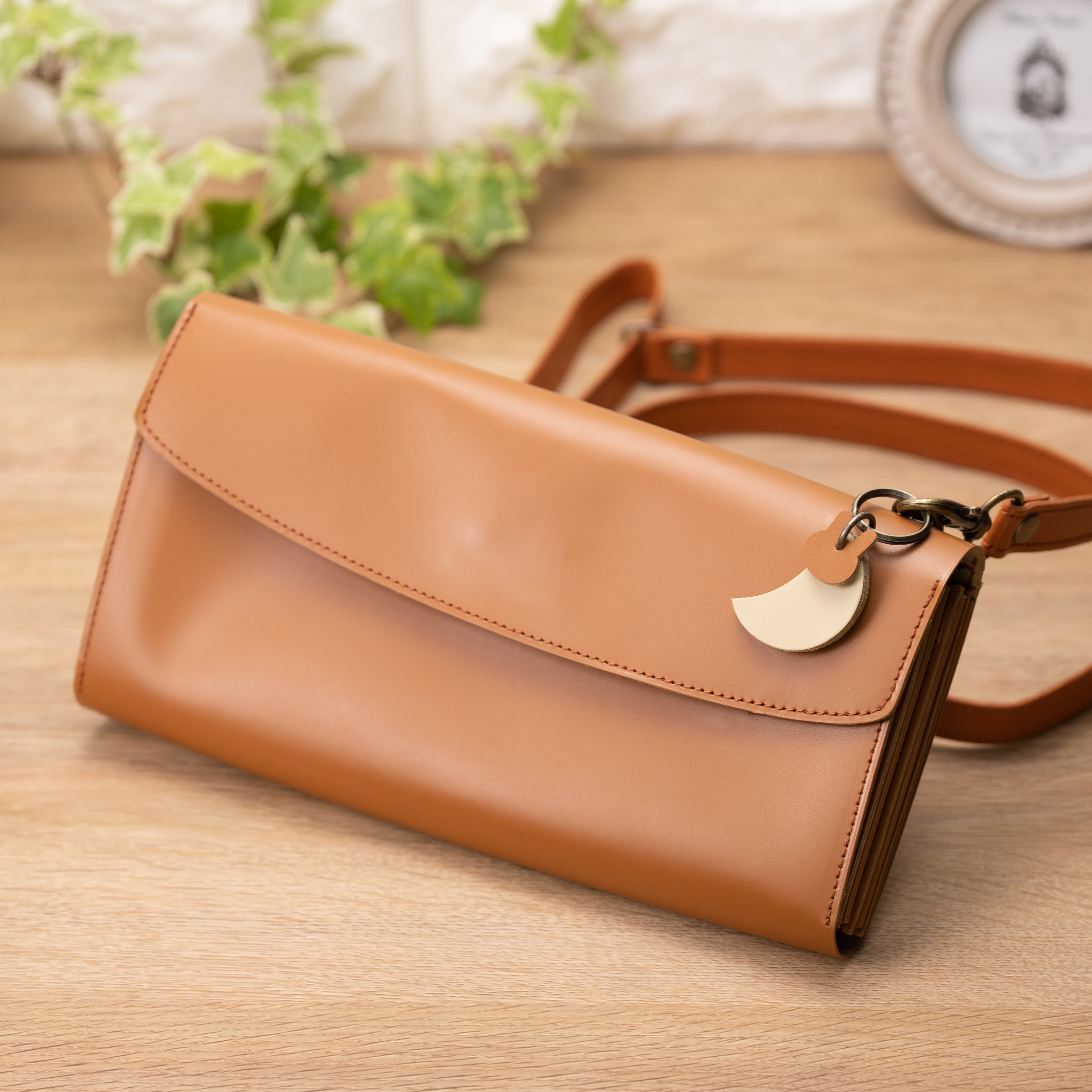 お得✴️革✴️バック 大 元値18万前後 きやすい 