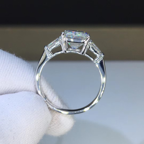 newデザイン】3カラット ラディアントカット モアサナイト リング  