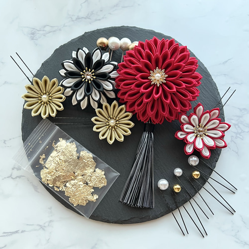 赤×金♡サテン♡つまみ細工髪飾り♡結婚式♡卒業式♡謝恩会♡袴♡成人
