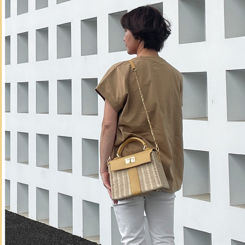 上品にもPOPにも★ALDO チャーム付 2WAY ラタン かごバッグ 完売】 かごバッグ 2way ラタン カゴバック ショルダー 斜めがけ