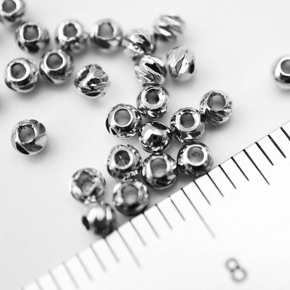 金アレ対応 真鍮製 切り込み メタル ビーズ 2.5ｍｍ 40個 3枚目の画像
