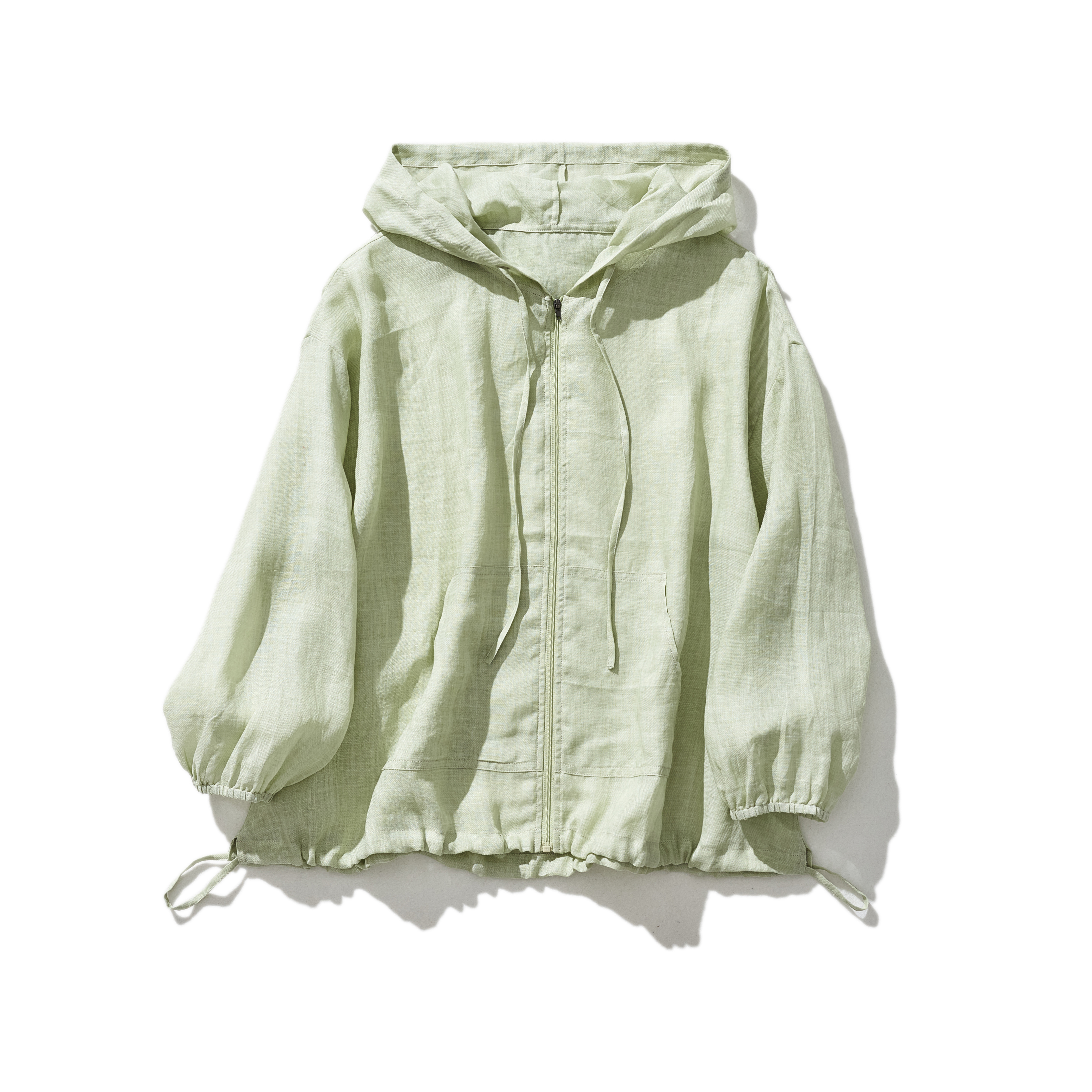 涼し気な雰囲気が魅力のリネン素材のブルゾン　フード付き　ライトアウター 　ミントグリーン　230613-4