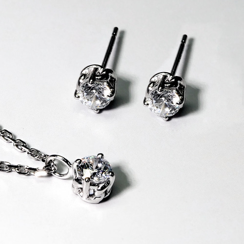 一粒ピアス 0.3ct スタッドピアス 4本爪 両耳用 ソリティア 一粒ピアス 0.3ct スタッドピアス 4本爪 両耳用 ソリティア
