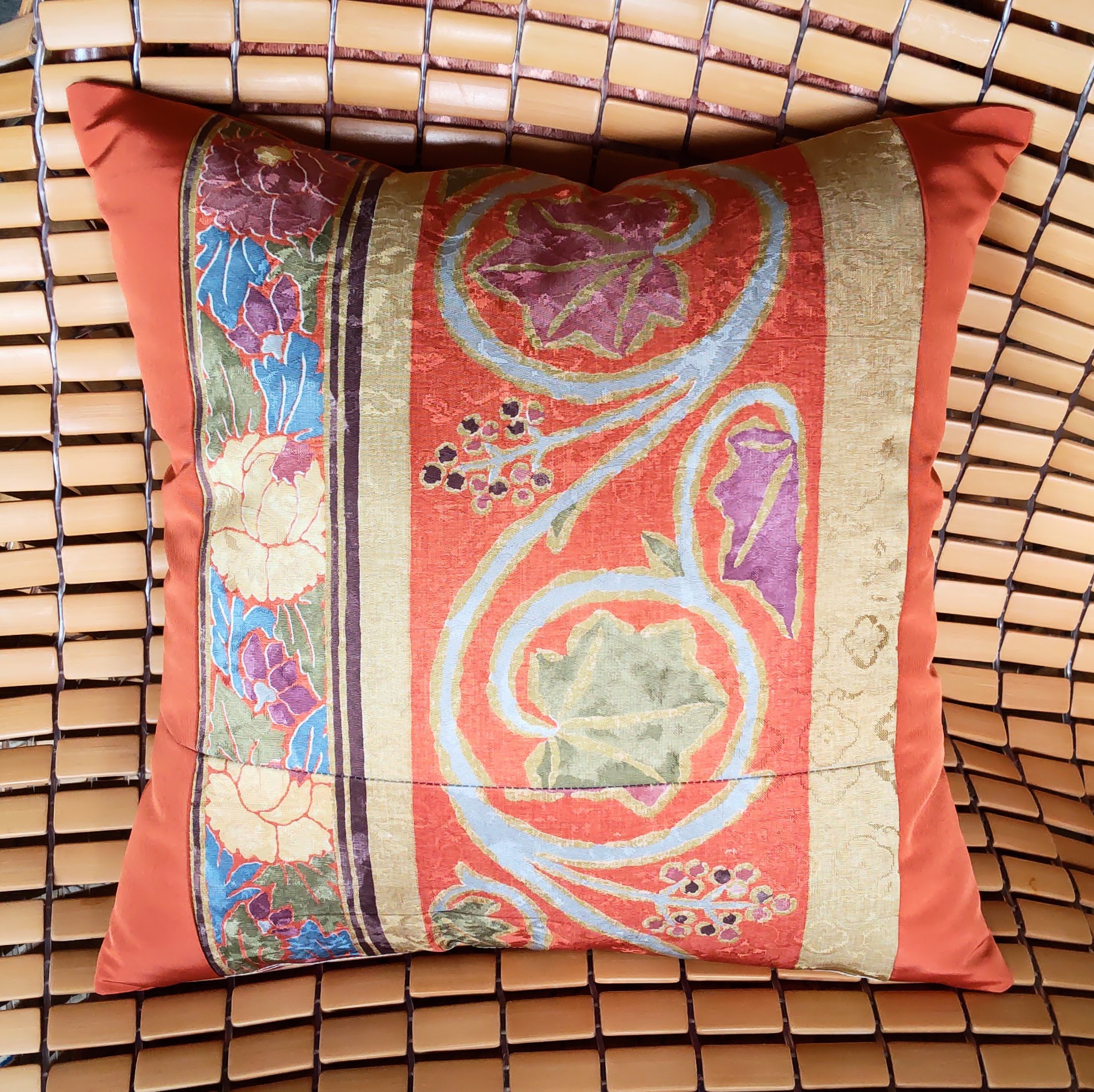 草木染めの帯クッションカバー