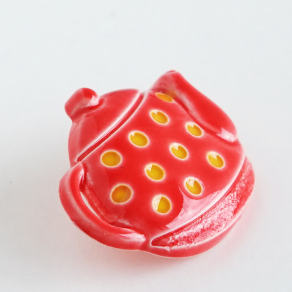 (1個) 20mm フランス製 ティーポットのボタン　赤 3枚目の画像