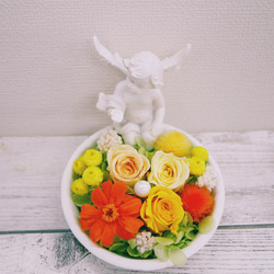 可愛い天使とお花に癒されるプリザーブドフラワーアレンジ 2枚目の画像