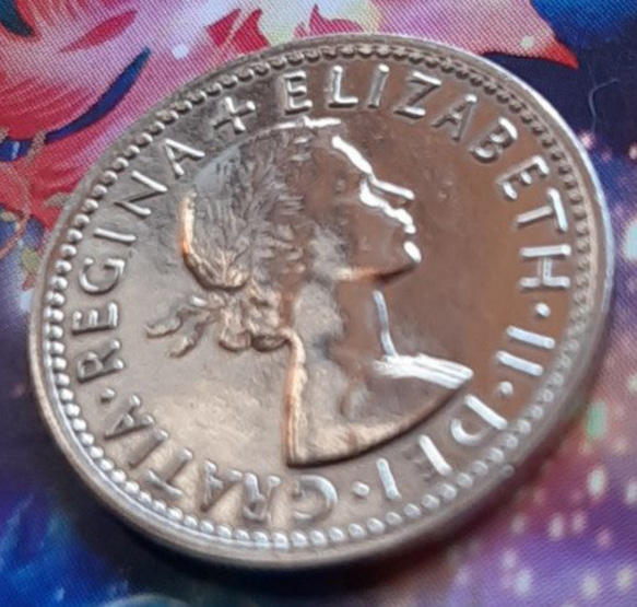 10コインセットシックスペンス イギリス 1963年 ラッキー6ペンス 英国コイン 美品です 本物 19.5mm2.8g 2枚目の画像