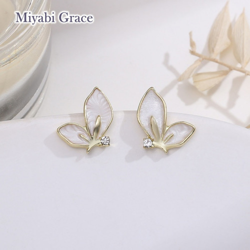 花イヤリング/人気痛くない白フラワーノンホールピアス/ホワイト