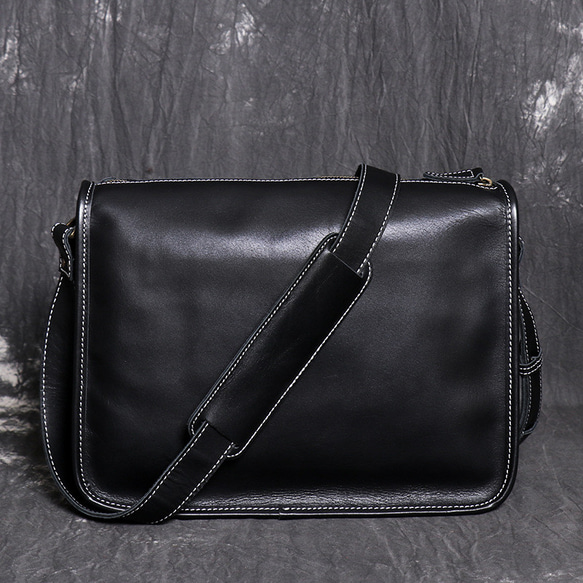 本革ショルダーバッグ メンズ レザー 斜めかけ メッセンジャーバッグ 牛革ボディバッグ 彼氏 友達 父の日 誕生日黒 メンズ メッセンジャーバッグ 彼氏 友達 父の日 バッグ 旅行バッグ 本革