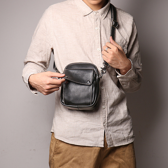 本革ショルダーバッグ メンズ レザー 斜めかけ メッセンジャーバッグ 牛革ボディバッグ 彼氏 友達 父の日 誕生日黒 メンズ メッセンジャーバッグ 彼氏 友達 父の日 バッグ 旅行バッグ 本革