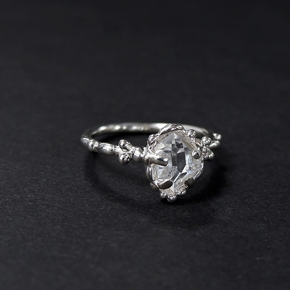 ～輝く結晶～　ハーキマーダイヤモンド（クォーツ）の粒飾りリング　9.5号　天然石アクセサリー　一点物　指輪 3枚目の画像