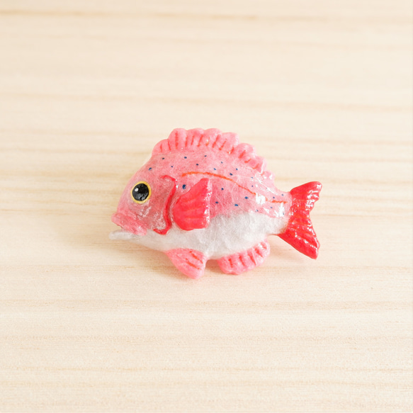 『マダイ（鯛）』ブローチ　和紙アクセサリー　お魚ピンブローチ　タックピン 4枚目の画像