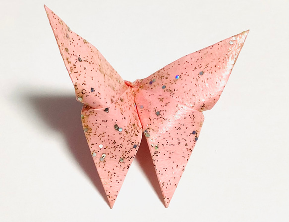 蝶のブローチ・ピンク 1枚目の画像
