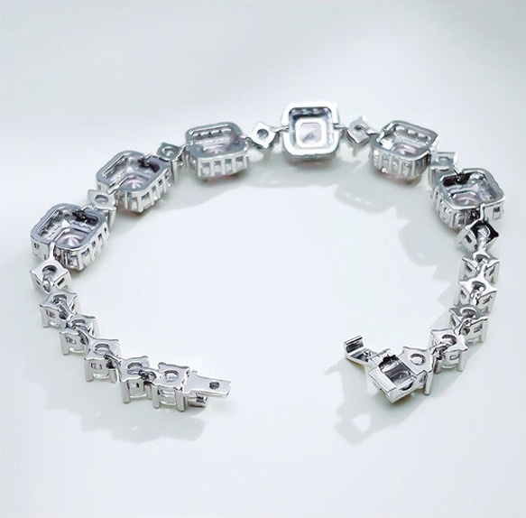 ヘイローブレスレット スクエア 高炭素ダイヤモンド キラキラ ゴージャス ラグジュアリー ラウンド ライトピンク 白 5枚目の画像