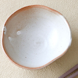 【SALE】チタンマット釉の三つ葉小鉢 6枚目の画像