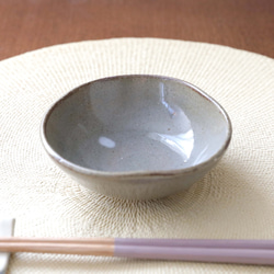 【SALE】透明釉の三つ葉小鉢 2枚目の画像