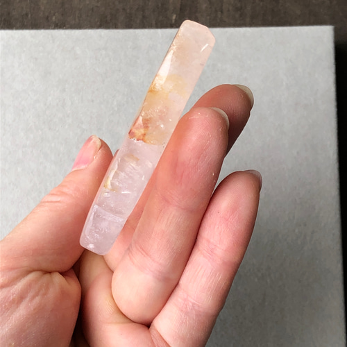 ゴールデンヒーラー入り！ローズクォーツバタフライ☆ 26g☆58.5