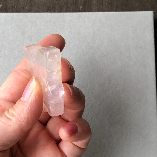 ゴールデンヒーラー入り！ローズクォーツバタフライ☆ 26g☆58.5mm