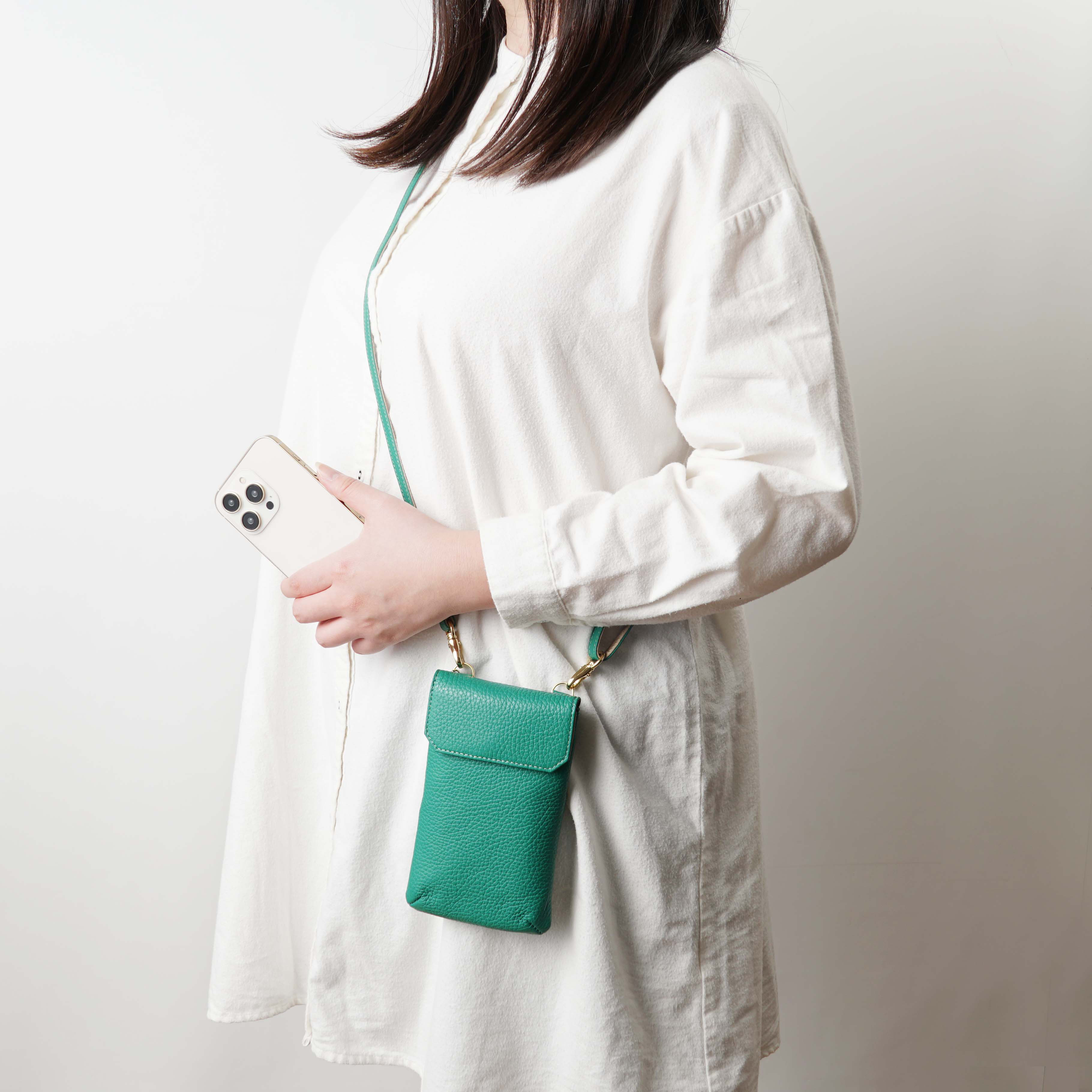 スマホもカードもこれ1つ！キャッシュレス　スマホポーチ＆パスコインケース　本革　ソフトシュリンクレザー　MJ6161