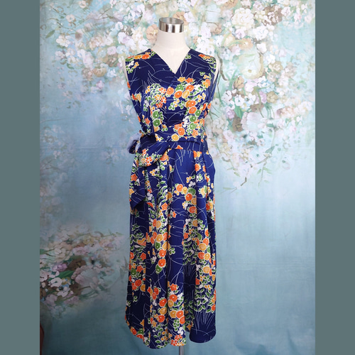 専用です。子供着物リメイクロングジレ 着物リメイク ロングジレ コサージュ付 秋 軽い羽織ものとして