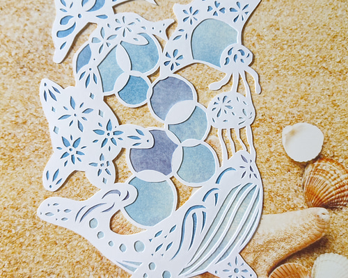 海のパレード～白い切り絵～イルカ カメ クジラ クラゲ マンタ【切り絵 