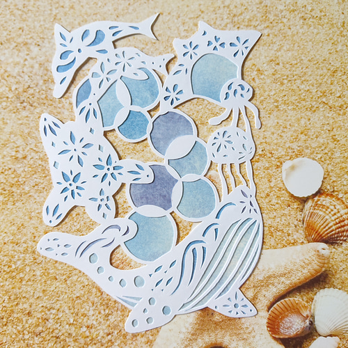 海のパレード～白い切り絵～イルカ カメ クジラ クラゲ マンタ【切り絵