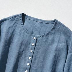 100% 亞麻無色開襟衫，易於融入日常服裝。苦淡藍色 230506-2 第2張的照片