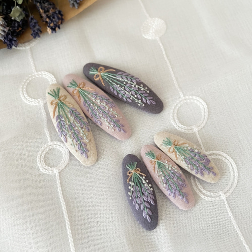 ピンク薔薇刺繍♡ダークグレー7センチパッチンピン