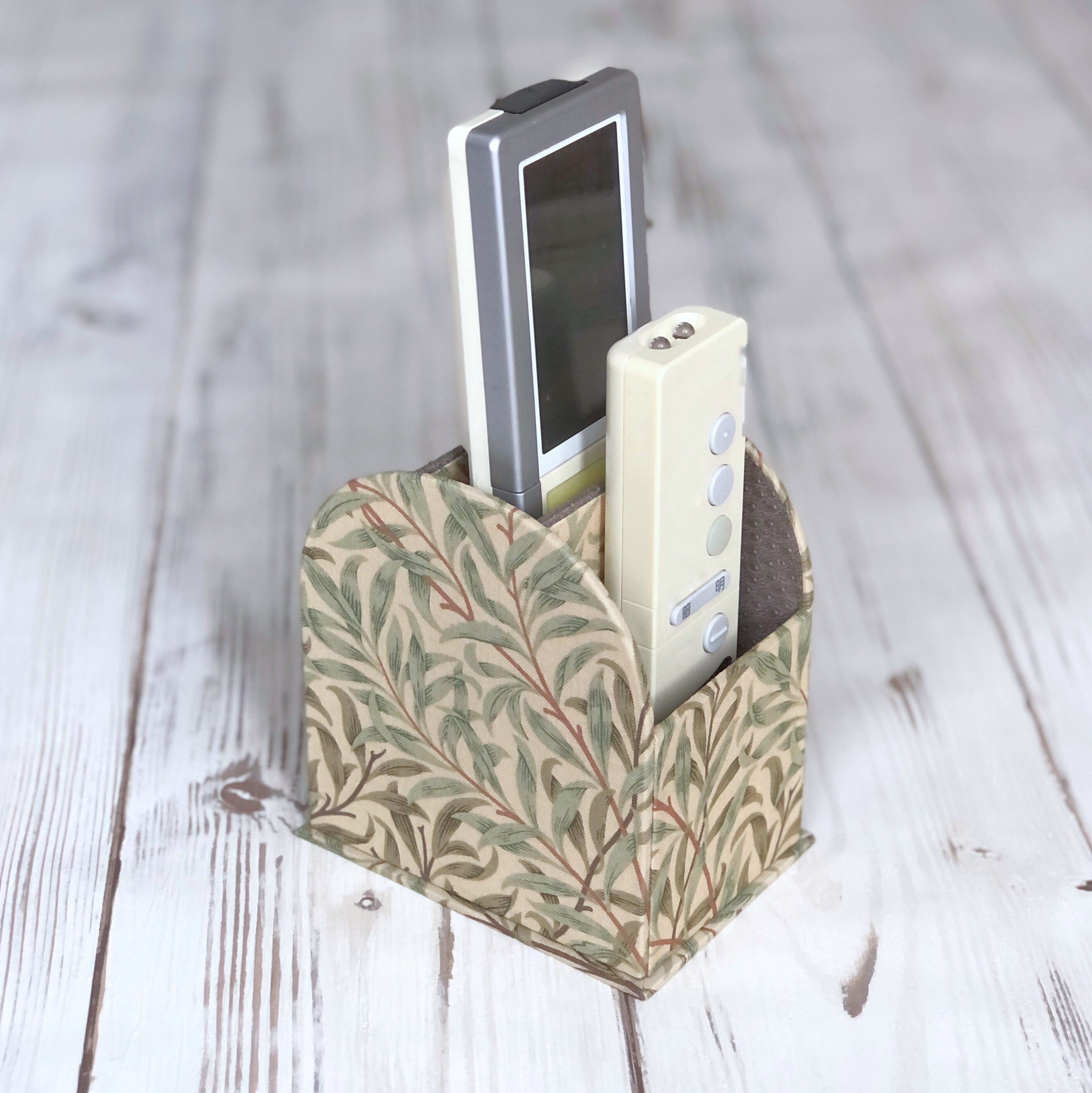 リモコン、ティシュ、ダストボックス、カルトナージュ