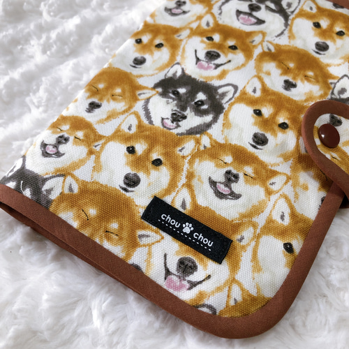 1591．可愛い ほぼ柴犬たま～にビションフリーゼ柄 茶 お薬手帳