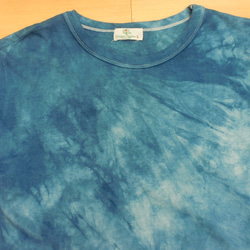 藍染めTシャツ　ムラ染め　Lサイズ　肌に優しい無漂白コットン 2枚目の画像