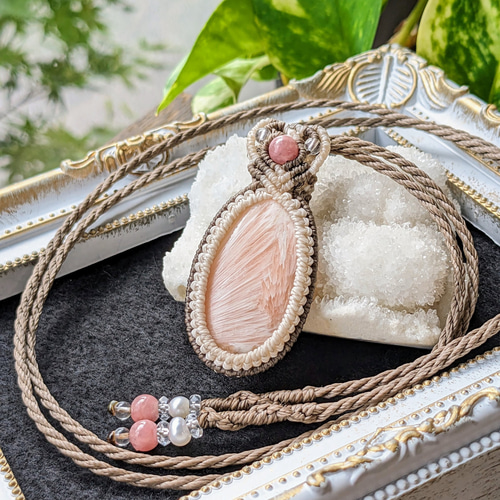 ルチルクォーツ(ピンクからブラウンカラー) マクラメネックレス ルチルクォーツ(ピンクからブラウンカラー) マクラメネックレス 【公式