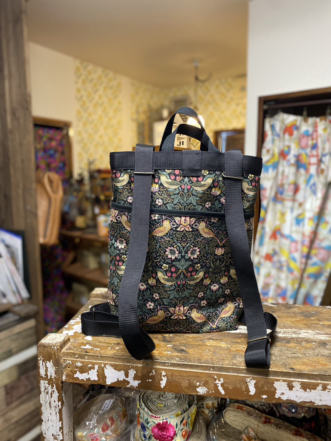 【再出品】2wayリュック(M)　イチゴ泥棒　ハンドメイド ウィリアムモリス・いちご泥棒【ポケットたっぷり2wayバッグ