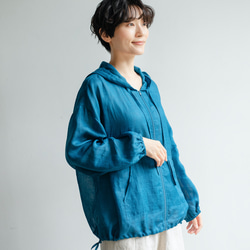 散發清涼氣息的亞麻夾克。輕盈連帽外套。孔雀藍 230613-6 第6張的照片