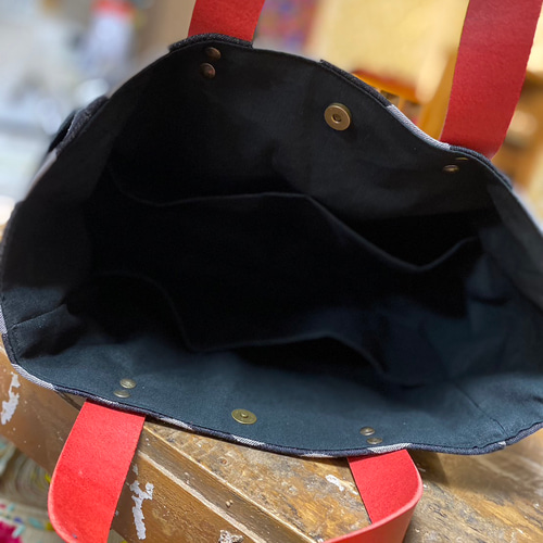 児島デニムと革のトートバッグ ドット柄：持ち手レッド 赤タグ