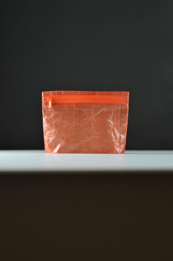 Orange × Orange 軽量&防水 ダイニーマ ポーチ 小物入れ パスポートケース　旅行 1枚目の画像