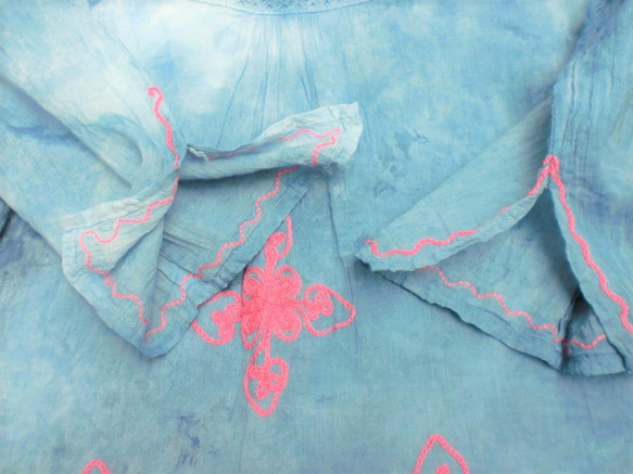 藍染め　ムラ染め　刺繍シャツ　チュニック　スモックシャツ　ガーゼシャツ 8枚目の画像