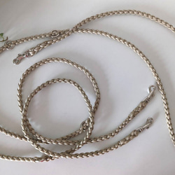 パラコード 6本編みリードに＋2300円〜お花ひとつの首輪も付けられ