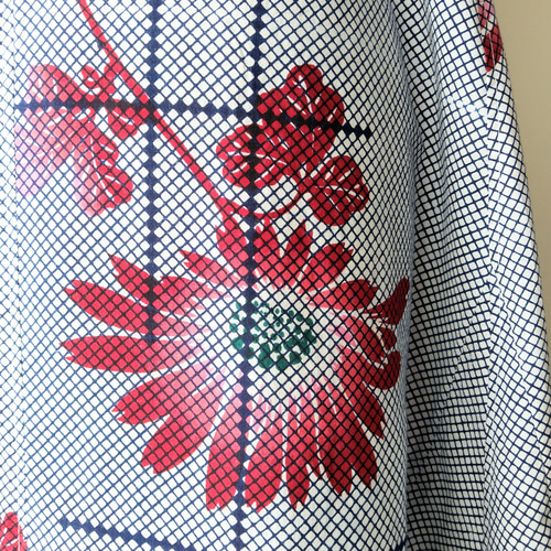 浴衣リメイク フレンチスリーブのワンピース 格子に赤い花 ワンピース