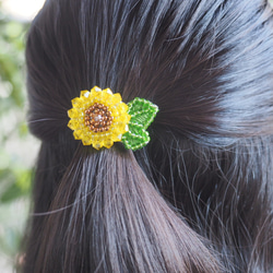 ✨ビーズ刺繍のヘアゴム　ひまわり　Girasole✨ 3枚目の画像