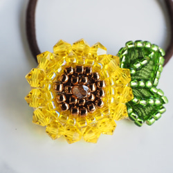 ✨ビーズ刺繍のヘアゴム　ひまわり　Girasole✨ 5枚目の画像