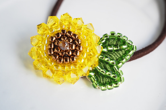 ✨ビーズ刺繍のヘアゴム　ひまわり　Girasole✨ 6枚目の画像