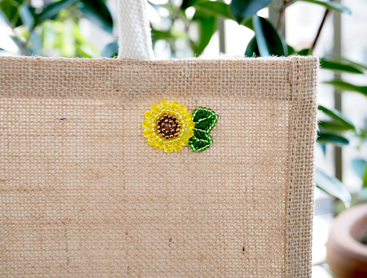 プルーン ひまわり ビーズ みの 洋梨 刺繍ブローチ