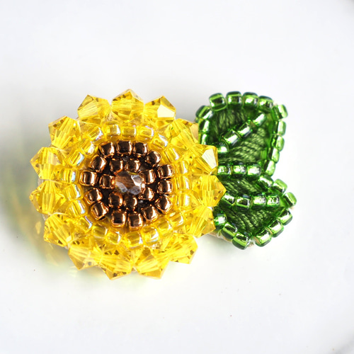 ✨ビーズ刺繍のブローチ ひまわり Girasole✨ ブローチ Gufino