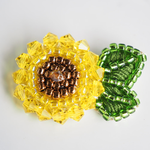 ✨ビーズ刺繍のブローチ ひまわり Girasole✨ ブローチ Gufino